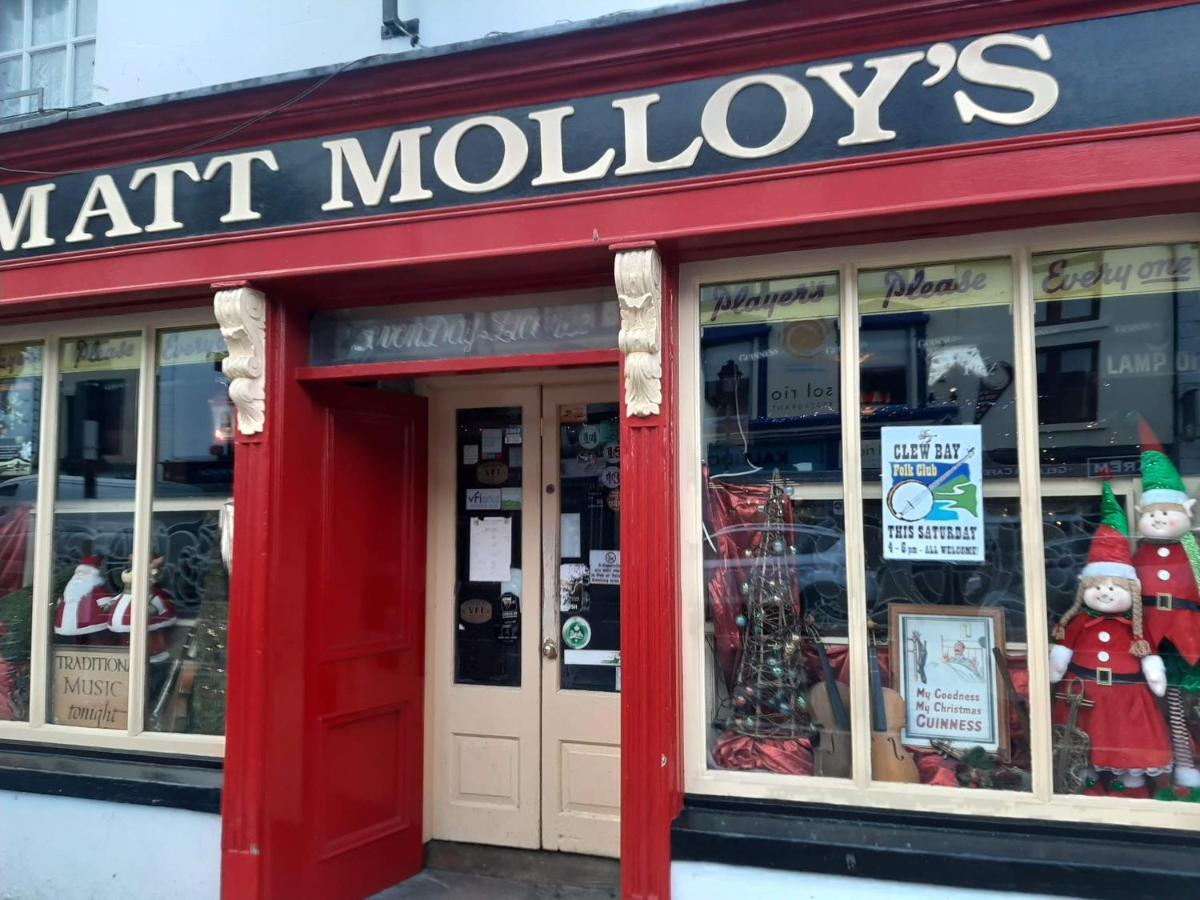 Nellys Bed And Bikes Hotel Westport Exterior foto